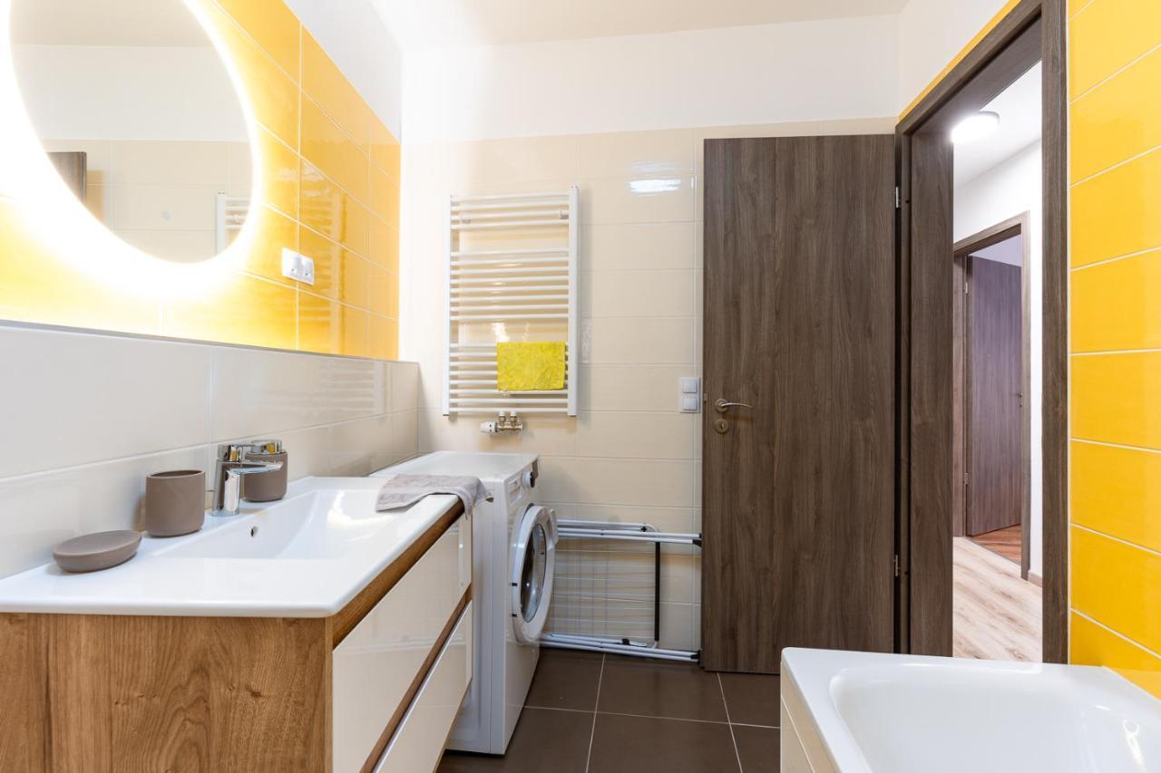 Modern & Newly Built Apartment With Private Garage Budapeşte Dış mekan fotoğraf